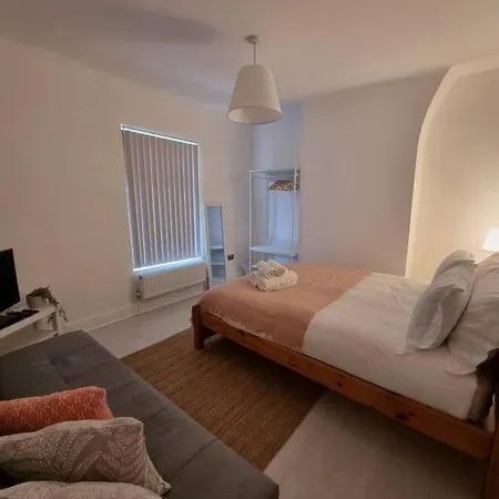 Cosy Modern House Villa Liverpool Exterior photo