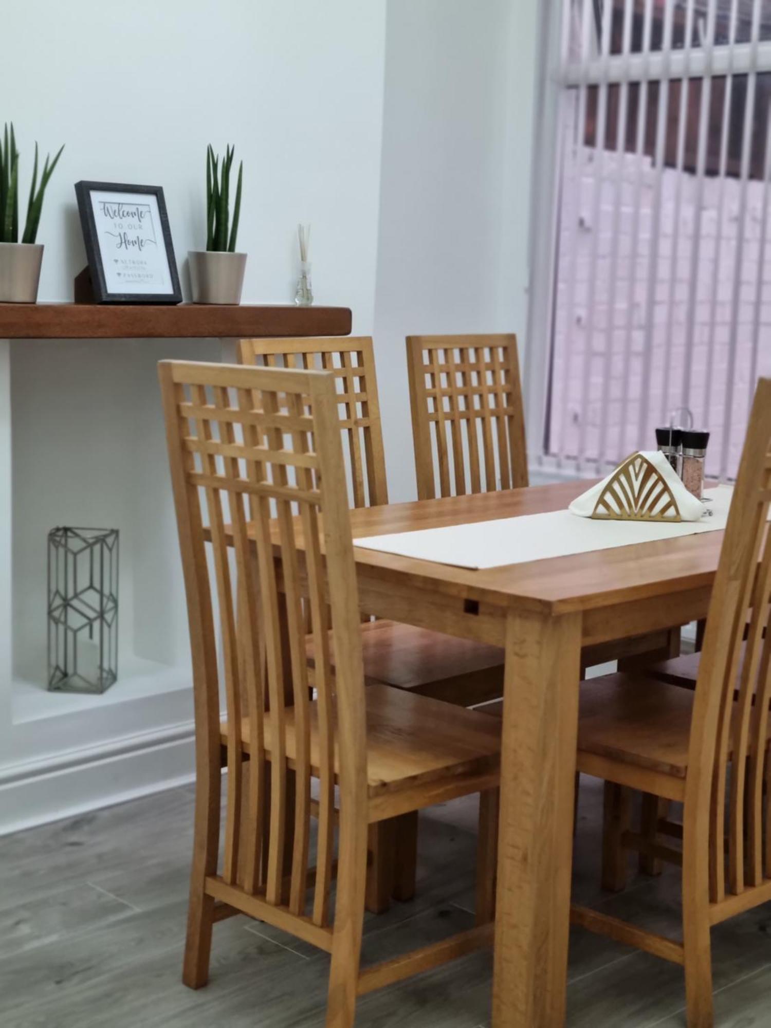 Holiday home Cosy Modern House Liverpool